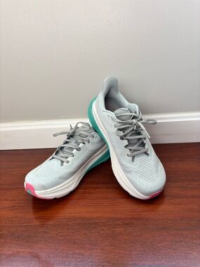 Altra Women's Light Gray Running Shoes with Teal & Pink Accents